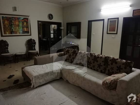 سوان گارڈن ۔ بلاک ایف سوان گارڈن اسلام آباد میں 7 کمروں کا 1 کنال مکان 3 کروڑ میں برائے فروخت۔
