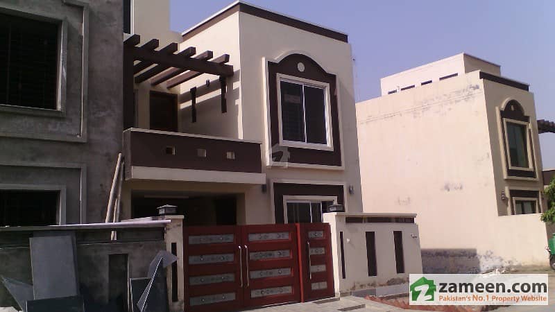5 Marla House For Sale Back of Main Boulevard In Sector D Bahria Town Lahore
