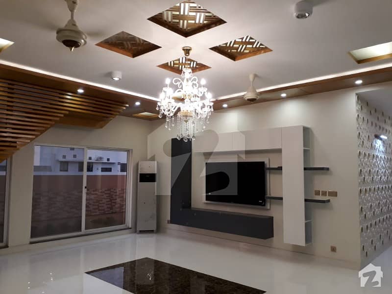 1 Kanal  Luxurious Bungalow For Rent In Dha Defence Phase 5 K Block