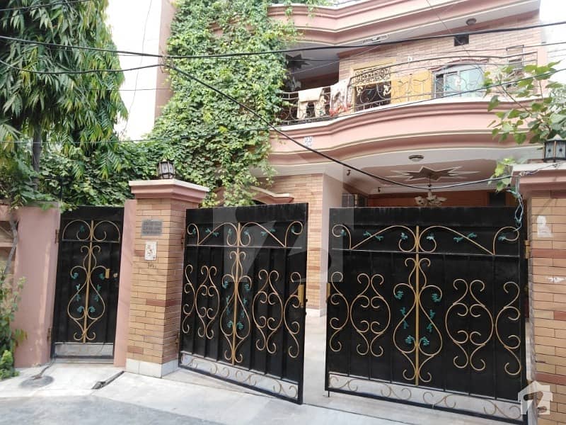 نیو مسلم ٹاؤن لاہور میں 4 کمروں کا 10 مرلہ مکان 3.1 کروڑ میں برائے فروخت۔