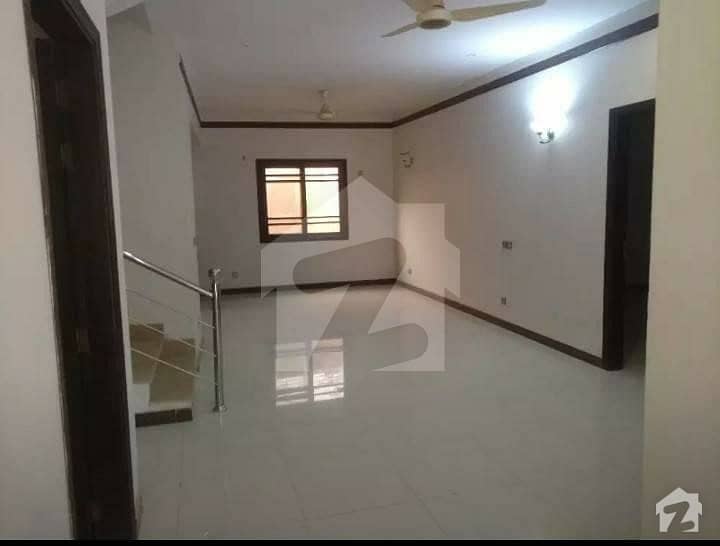 پی ای سی ایچ ایس بلاک 2 پی ای سی ایچ ایس جمشید ٹاؤن کراچی میں 5 کمروں کا 10 مرلہ مکان 5.5 کروڑ میں برائے فروخت۔
