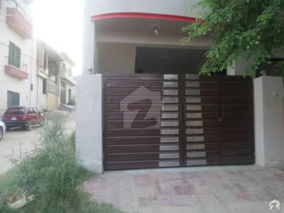 Here Is A Good Opportunity To Live In A Well-Built Here Is A Good Opportunity To Live In A Well-Built