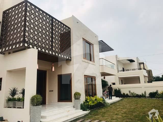 1000 Yards Beautiful Super Luxury Bungalow Is Available For Sale With Swimming Pool
