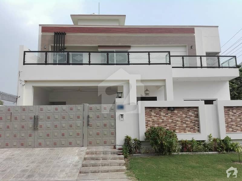 واپڈا سٹی فیصل آباد میں 5 کمروں کا 16 مرلہ مکان 2.65 کروڑ میں برائے فروخت۔