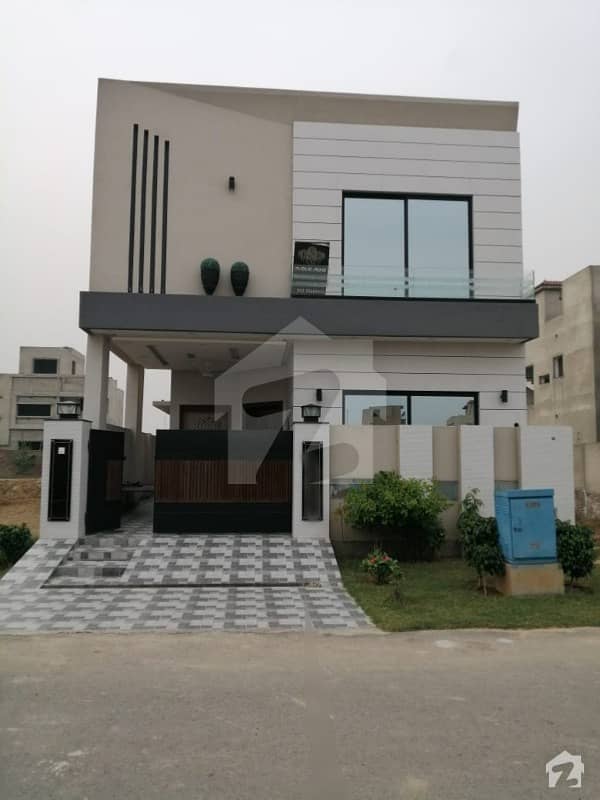 5 Marla Brand New Designer House For Sale In Prime Location Of Town
