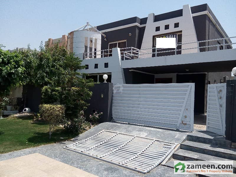 10 Marla Superb House Available In Divine Garden