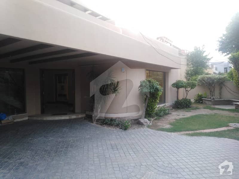 1 Kanal House Is Available For Sale Located In Phase 3 W Block Dha Defencelhr