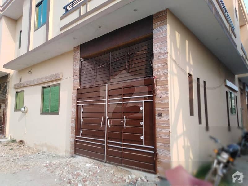 ایم بی ولاز کشمیر روڈ سیالکوٹ میں 4 مرلہ مکان 80 لاکھ میں برائے فروخت۔