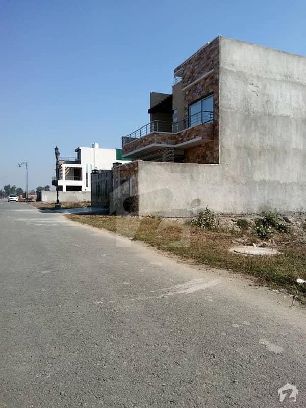 3.5 Marla Plot In Eden Garden  Lda Approved Ferozpur Road Gujumata