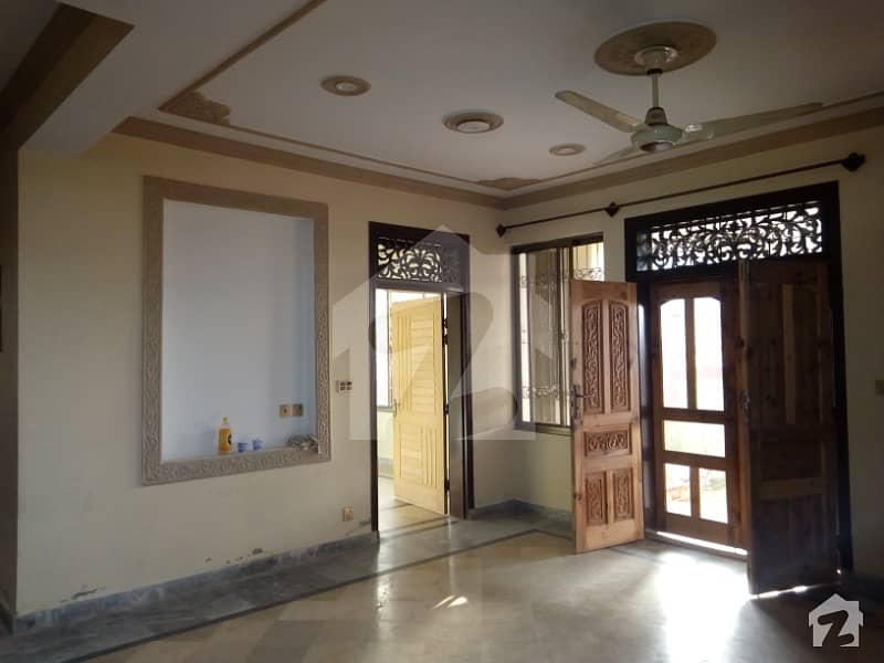 کوری روڈ اسلام آباد میں 3 کمروں کا 10 مرلہ مکان 30 ہزار میں کرایہ پر دستیاب ہے۔