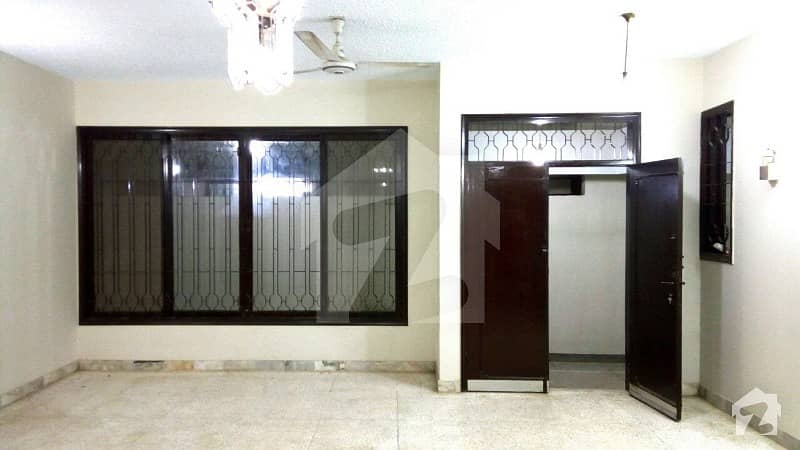 Independent 400 yards Blk13D1 total 5 bed on 2 floors