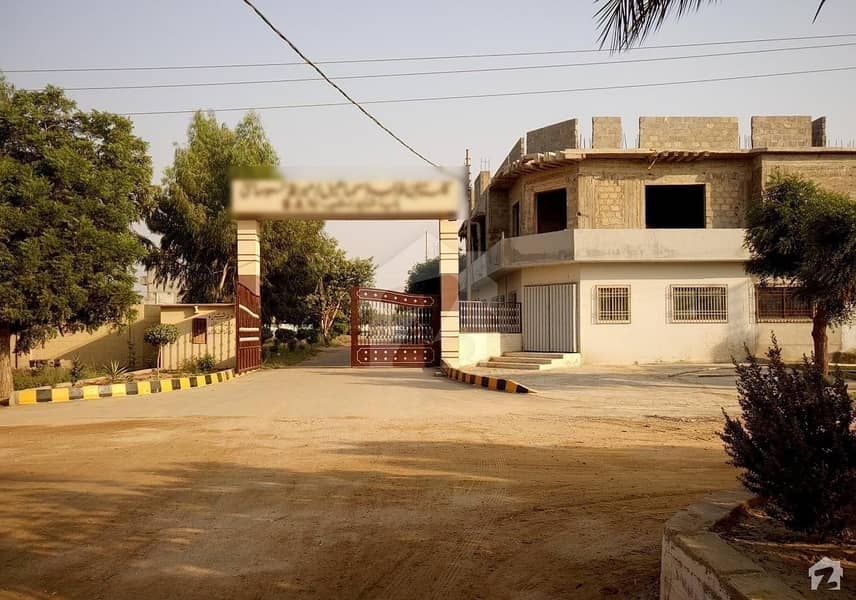 میرٹھ سوسائٹی سکیم 33 کراچی میں 16 مرلہ رہائشی پلاٹ 1.35 کروڑ میں برائے فروخت۔
