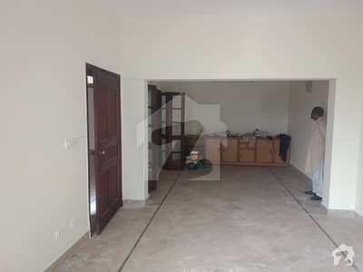 10 Marla well Maintain House For Rent in Phase 1 10 Marla well Maintain House For Rent in Phase 1