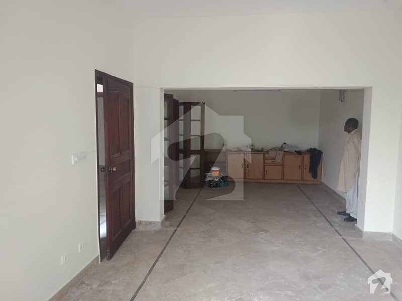 10 Marla Used Maintain House For Rent In Dha Phase 1 P Block