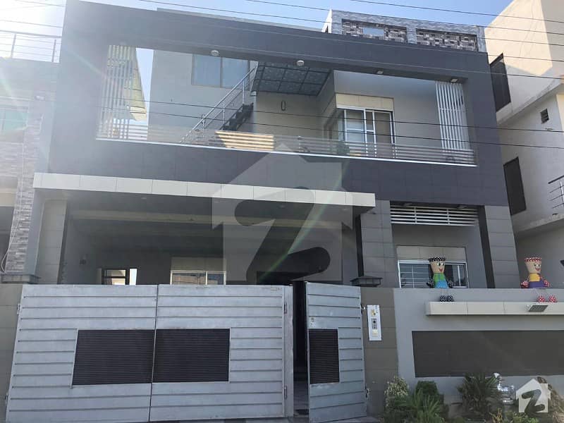 10 Marla Furnished Park Facing Triple Storey House For Sale