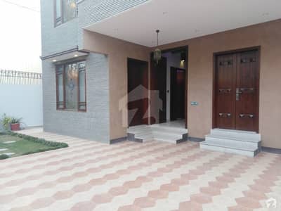 ڈی ایچ اے فیز 7 ڈی ایچ اے کراچی میں 7 کمروں کا 1 کنال مکان 9.65 کروڑ میں برائے فروخت۔ ڈی ایچ اے فیز 7 ڈی ایچ اے کراچی میں 7 کمروں کا 1 کنال مکان 9.65 کروڑ میں برائے فروخت۔