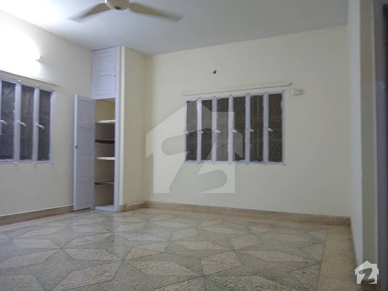 3 Bed D/D Upper Portion Available On Rent