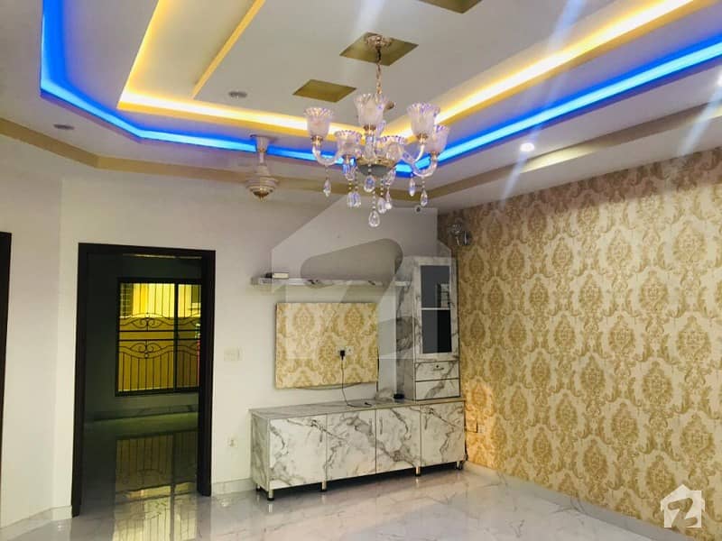 اسٹیٹ لائف ہاؤسنگ سوسائٹی لاہور میں 4 کمروں کا 10 مرلہ مکان 2.15 کروڑ میں برائے فروخت۔