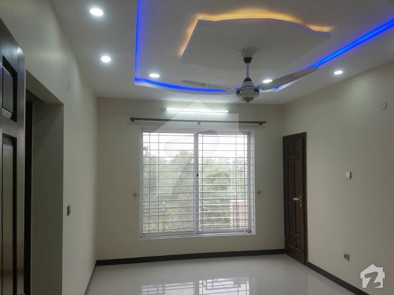 1 Kanal Beautiful Corner House Double Road Upper Portion Available For Rent In Reasonable Price
