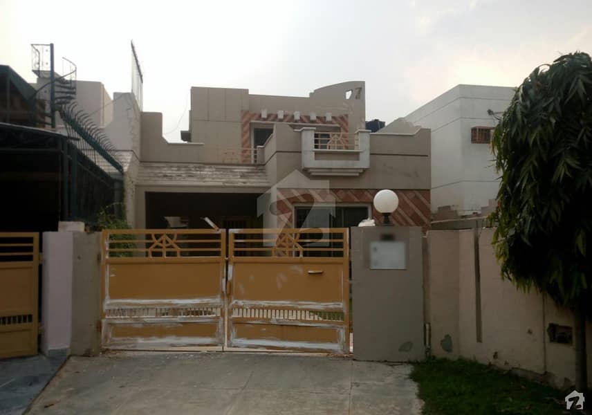 ایڈن ایوینیو ایڈن لاہور میں 3 کمروں کا 9 مرلہ مکان 1.45 کروڑ میں برائے فروخت۔