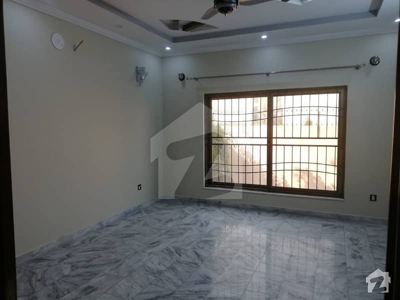 10 Marla House For Rent In Dha Phase 4