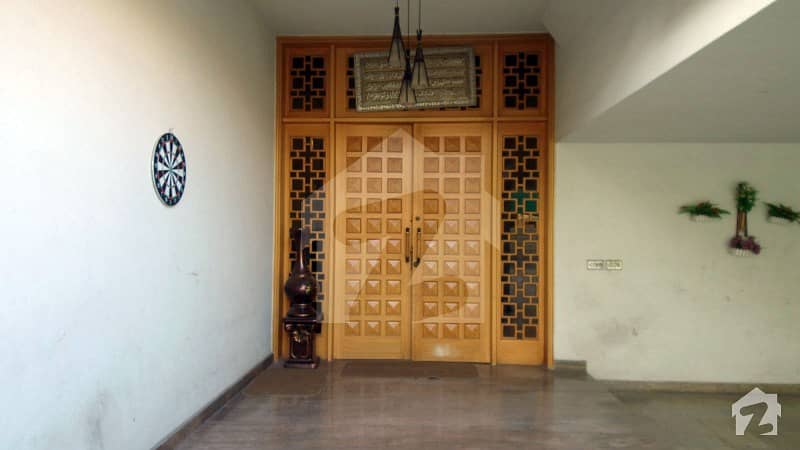 ڈی ایچ اے فیز 1 - بلاک ای فیز 1 ڈیفنس (ڈی ایچ اے) لاہور میں 5 کمروں کا 2 کنال مکان 8.8 کروڑ میں برائے فروخت۔