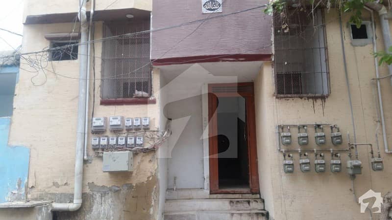 محمودآباد نمبر 5 محمود آباد کراچی میں 2 کمروں کا 2 مرلہ فلیٹ 30 لاکھ میں برائے فروخت۔