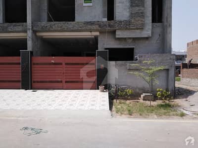ایڈن آچرڈ فیصل آباد میں 5 مرلہ مکان 1.1 کروڑ میں برائے فروخت۔ ایڈن آچرڈ فیصل آباد میں 5 مرلہ مکان 1.1 کروڑ میں برائے فروخت۔