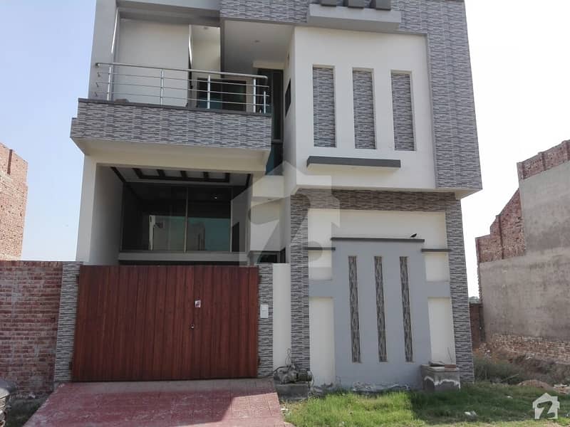 ماڈل سٹی ون کینال روڈ فیصل آباد میں 5 کمروں کا 5 مرلہ مکان 1.3 کروڑ میں برائے فروخت۔