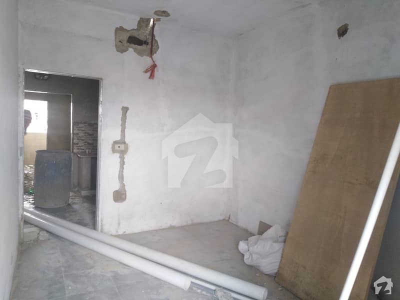 محمود آباد کراچی میں 2 کمروں کا 2 مرلہ فلیٹ 30 لاکھ میں برائے فروخت۔