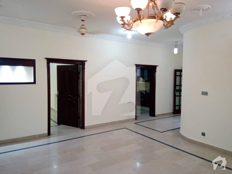 Bahria Town 1 Kanal Upper Portion For Rent Separate Entrance