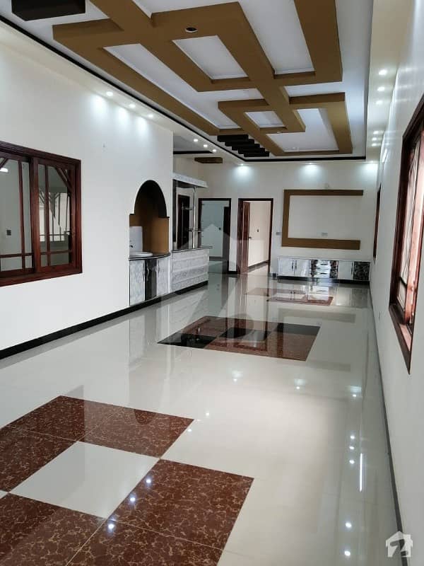 Brand new 300 square yards first floor portion for sale in GulistaneJauhar block 14