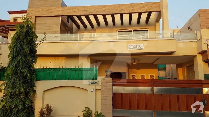 10 Marla Attractive House Available for Rent in Phase 4 DHA Defence