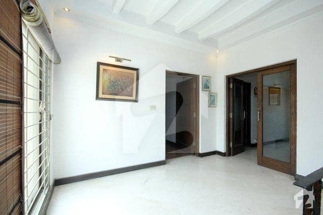 ڈی ایچ اے فیز 4 ڈیفنس (ڈی ایچ اے) لاہور میں 3 کمروں کا 1 کنال بالائی پورشن 65 ہزار میں کرایہ پر دستیاب ہے۔