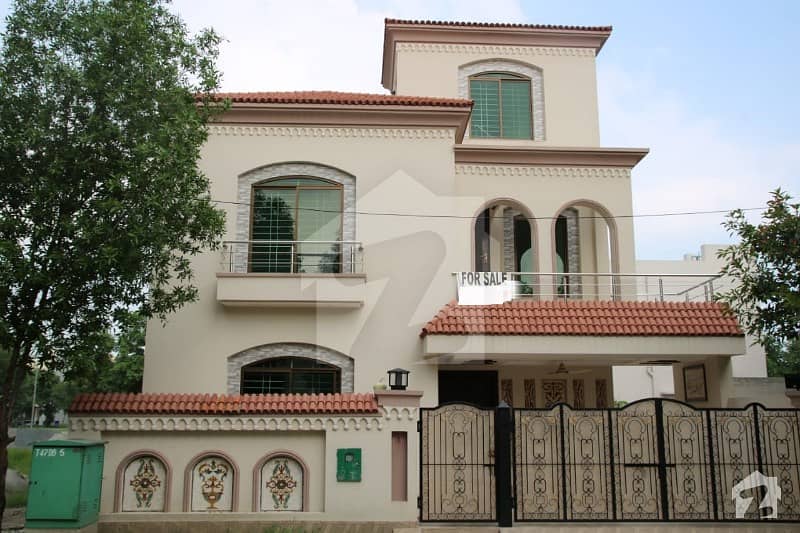 Finely Built New Spanish Palace 10 Marla House For Sale in Bahria Town Finely Built New Spanish Palace 10 Marla House For Sale in Bahria Town
