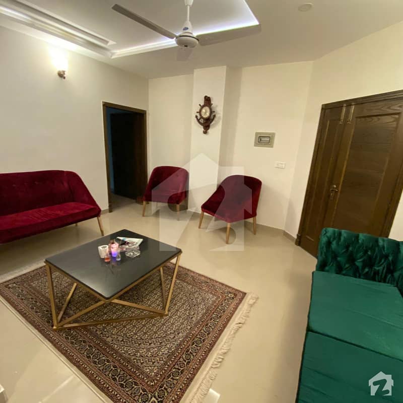 رانیا ہائٹس زراج ہاؤسنگ سکیم اسلام آباد میں 1 کمرے کا 3 مرلہ فلیٹ 63 لاکھ میں برائے فروخت۔