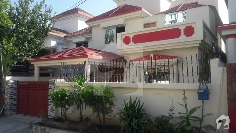 Rabya banglor 10 marla House for sale