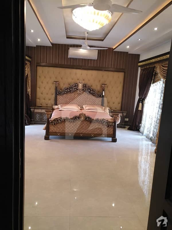 1 Beautiful Bedroom For Paying Guest Only For Ladies