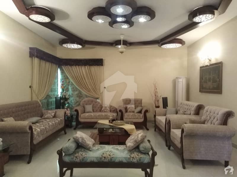 ڈی ایچ اے فیز 6 ڈی ایچ اے کراچی میں 6 کمروں کا 1 کنال مکان 9 کروڑ میں برائے فروخت۔