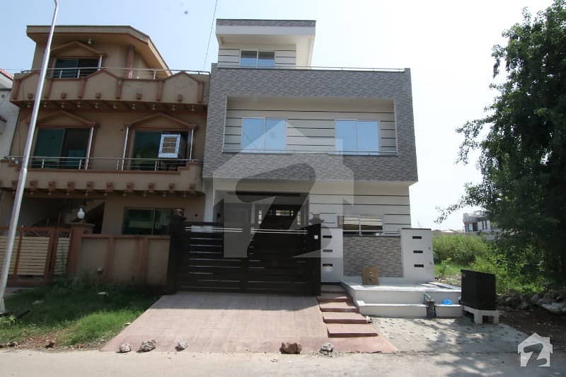 Brand New 25 x 40 Beautifully House For Sale In G 13