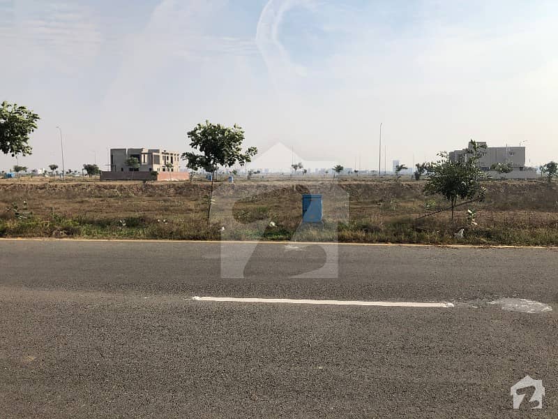 1 Kanal Plot No 524 Block V Dha Phase 8 On 70 Feet Road