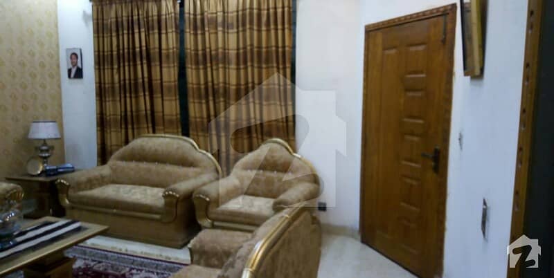 اقبال ایونیو فیز 3 اقبال ایوینیو لاہور میں 4 کمروں کا 10 مرلہ مکان 2.1 کروڑ میں برائے فروخت۔