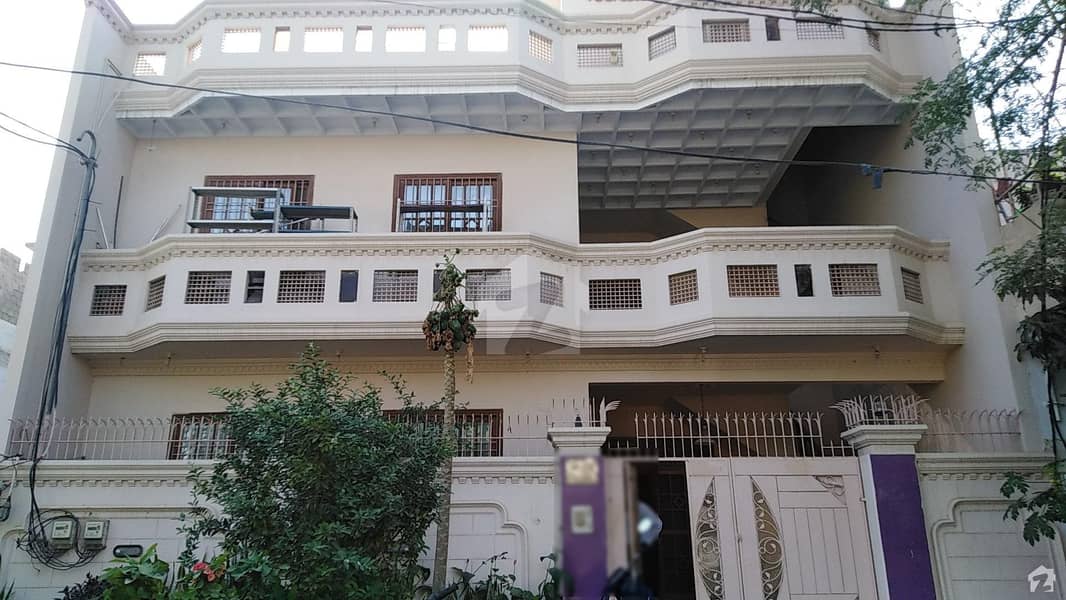 گلستانِِ جوہر ۔ بلاک 4 گلستانِ جوہر کراچی میں 6 کمروں کا 10 مرلہ مکان 4.2 کروڑ میں برائے فروخت۔