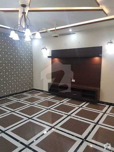 10 Marla Brand New First Entry With Gas Very Near To Park House For Rent