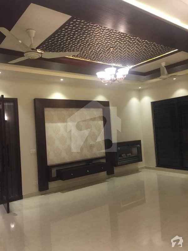ڈی ایچ اے فیز 5 - بلاک بی فیز 5 ڈیفنس (ڈی ایچ اے) لاہور میں 7 کمروں کا 1.07 کنال مکان 8.4 کروڑ میں برائے فروخت۔