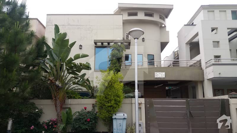 بحریہ ٹاؤن فیز 5 بحریہ ٹاؤن راولپنڈی راولپنڈی میں 4 کمروں کا 12 مرلہ مکان 2.25 کروڑ میں برائے فروخت۔