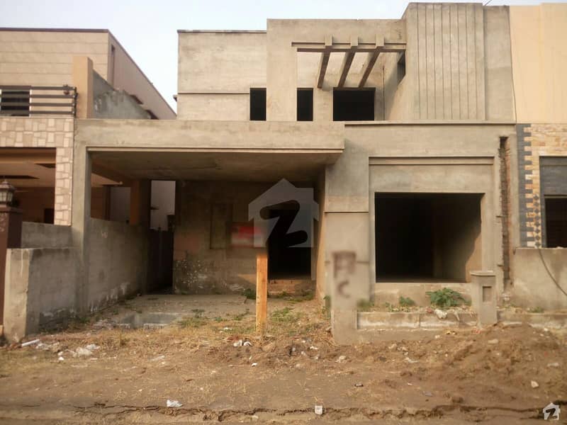 ڈیوائن گارڈنز ۔ بلاک بی ڈیوائن گارڈنز لاہور میں 4 کمروں کا 12 مرلہ مکان 1.8 کروڑ میں برائے فروخت۔
