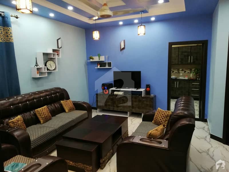 ڈیوائن گارڈنز ۔ بلاک ڈی ڈیوائن گارڈنز لاہور میں 3 کمروں کا 8 مرلہ مکان 1.6 کروڑ میں برائے فروخت۔