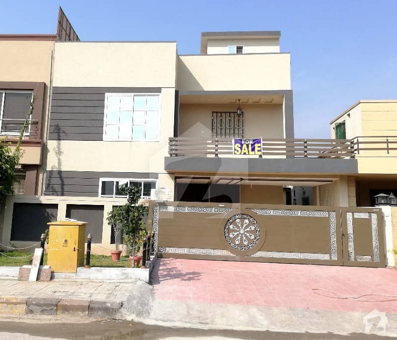 10 Marla Double House For Sale In Phase 8 Lake View Block