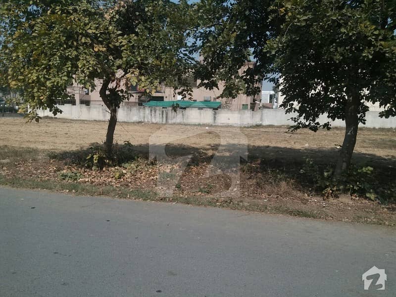 Dha Phase 8 Block T Plot Number 28 Two Kanal Available For Sale